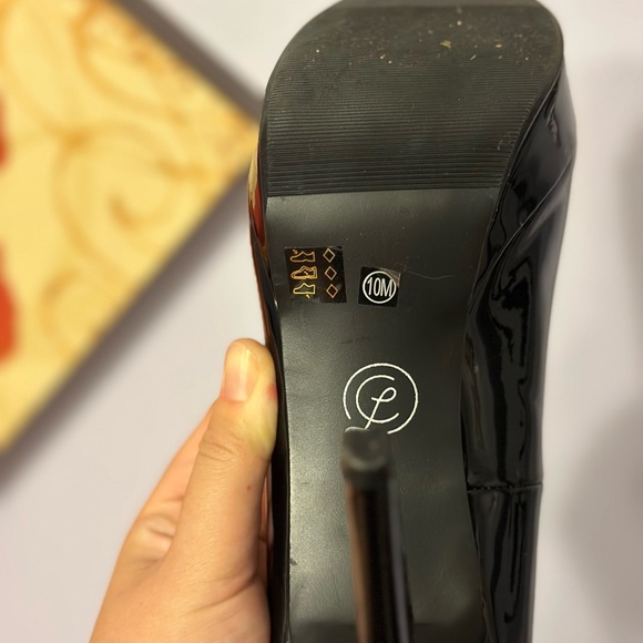 Chinese Laundry open toe stiletto heels. Black. Size 10. - Picture 5 of 6